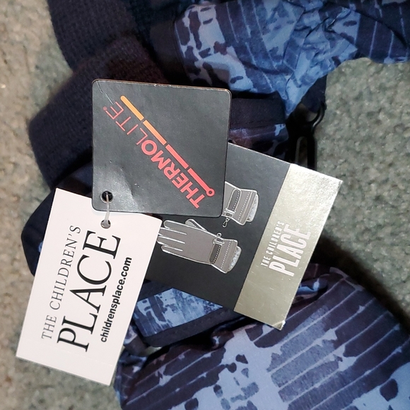 New Boys lg/xl childrens place insulated gloves 8+ yrs - Picture 5 of 8